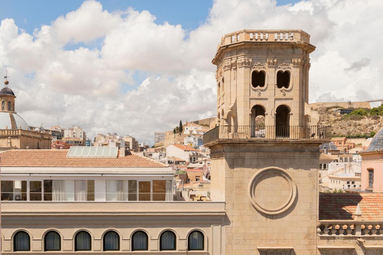 Eurostars Portico لقنت المظهر الخارجي الصورة The bell tower of the church