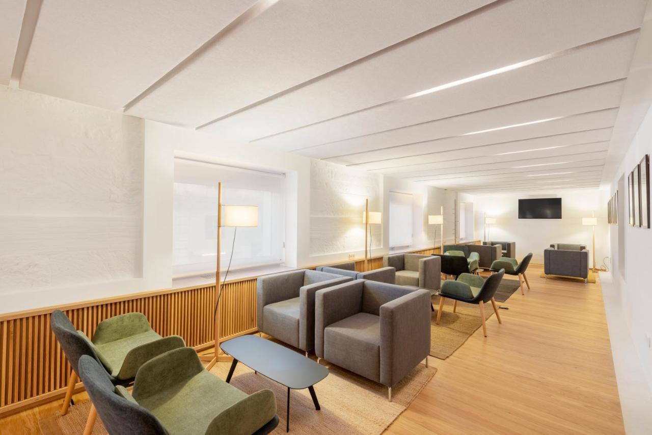 Eurostars Portico لقنت المظهر الخارجي الصورة The lounge at the airport