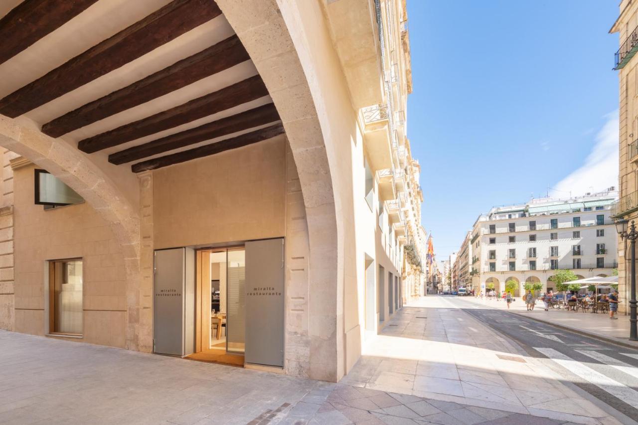 Eurostars Portico لقنت المظهر الخارجي الصورة Entrance to the museum